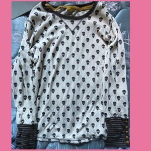 3/$20💙skull patterned thermal !